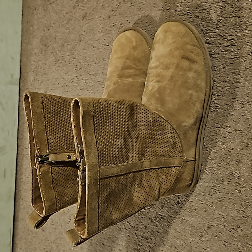 UGG low pro short perf 2 boots
